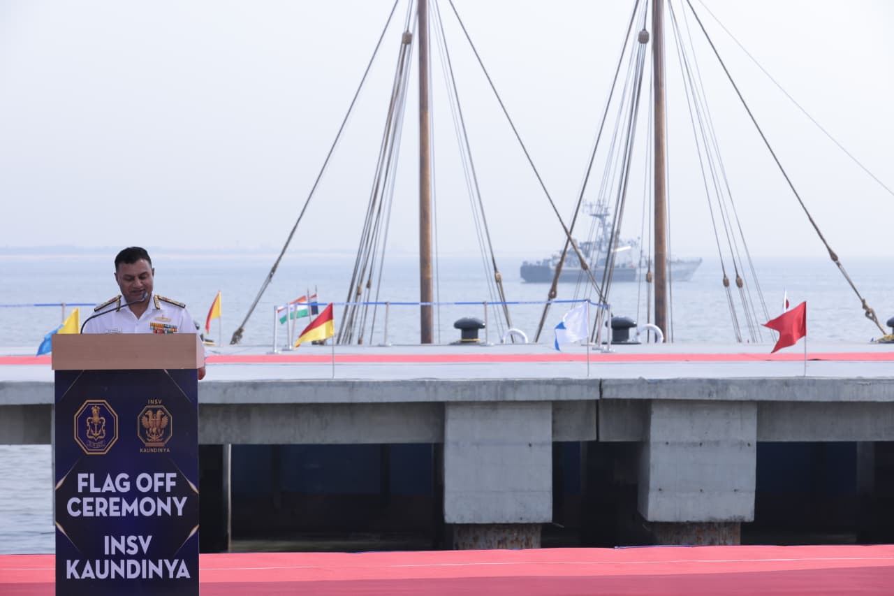 आईएनएसवी कौंदिन्य ने अपनी प्रथम समुद्री यात्रा प्रारंभ की