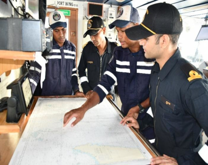 INS Sunayna Departs Port Louis