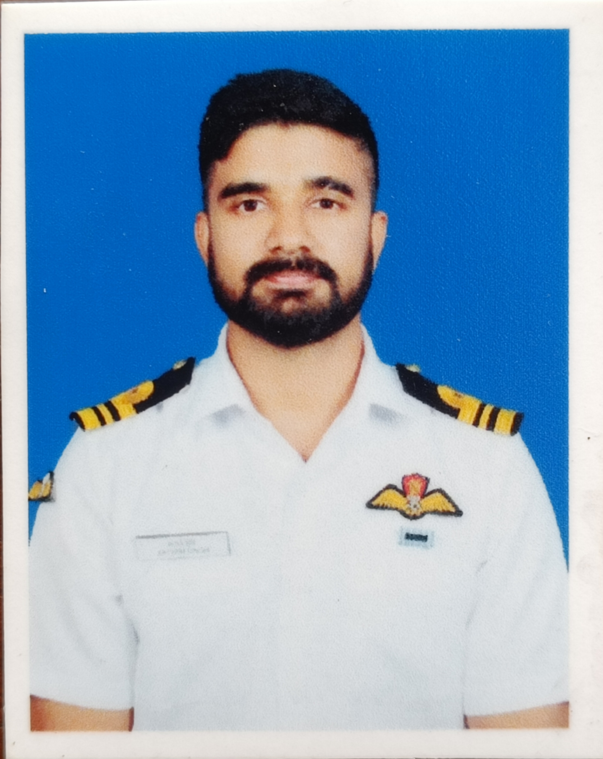 नौ सेना पदक (वीरता)  ­लेफ्टिनेंट कमांडर सत्याम सिंह के प्रशंसा पत्र का सारांश