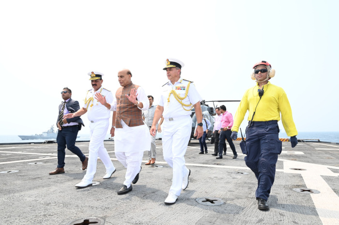 Shri Rajnath Singh reviews Indian Navy’s operational readiness along Eastern Seaboard off Vizag in his maiden visit after assuming charge as Raksha Mantri for second consecutive term