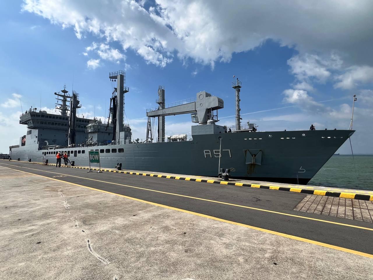 भारतीय नौसेना के पूर्वी फ्लीट के पोत दक्षिण पूर्व एशिया तैनाती के तहत सिंगापुर पहुंचे