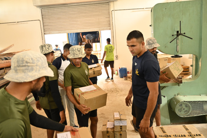 चक्रवात दाना के लिए भारतीय नौसेना की एच.ए.डी.आर. ऑपरेशन्स की तैयारी