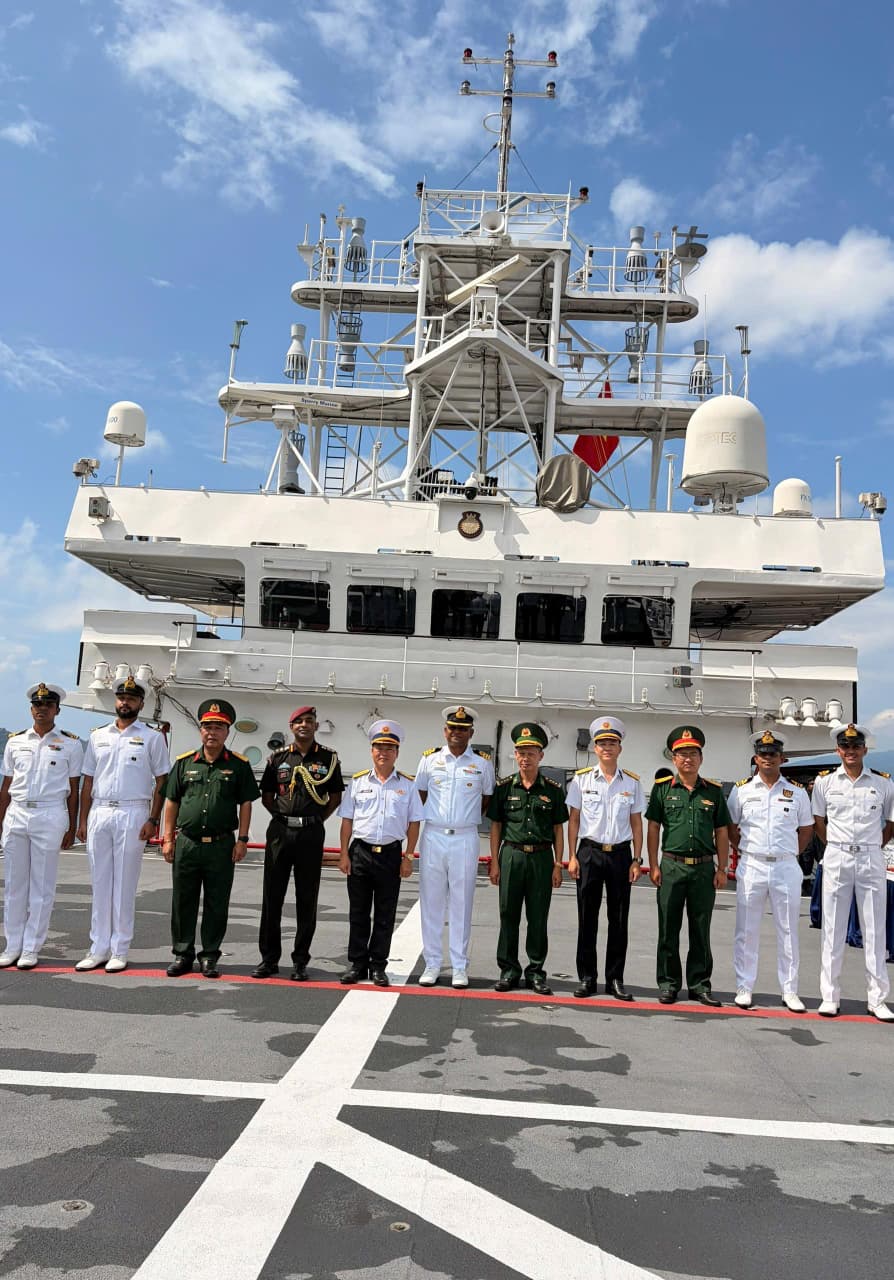 INS SAGARDHWANI ARRIVES IN CAM RANH, VIETNAM