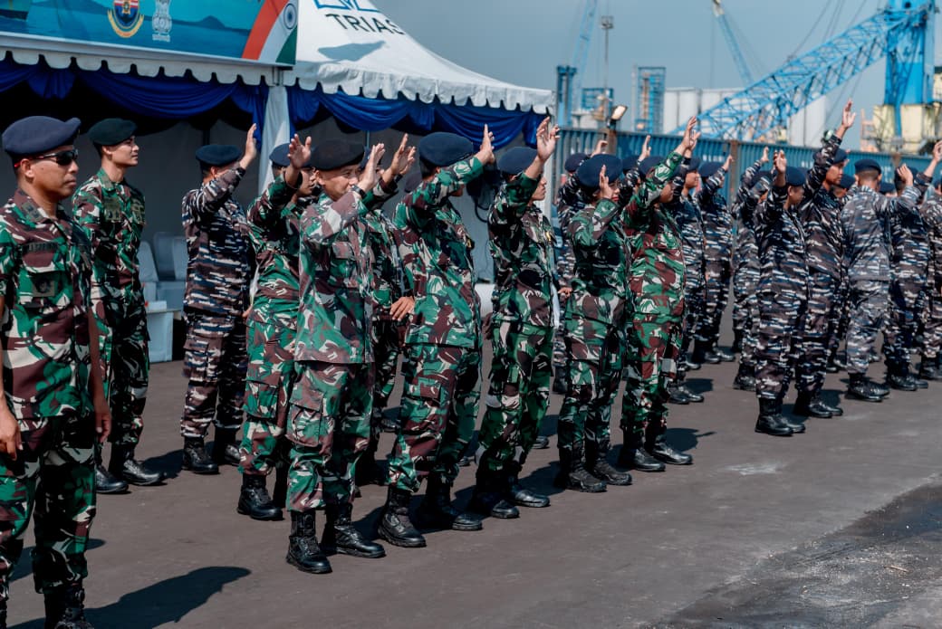  INDIAN NAVAL SHIP INS KADMATT COMPLETES PORT CALL AT SURABAYA