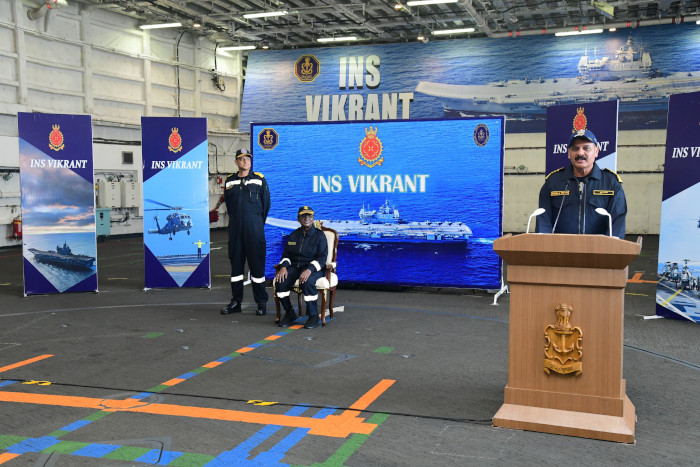 भारत की राष्ट्रपति, श्रीमती द्रौपदी मुर्मू ने भा.नौ.पो. विक्रांत पर भारतीय नौसेना के संचालन का अवलोकन किया