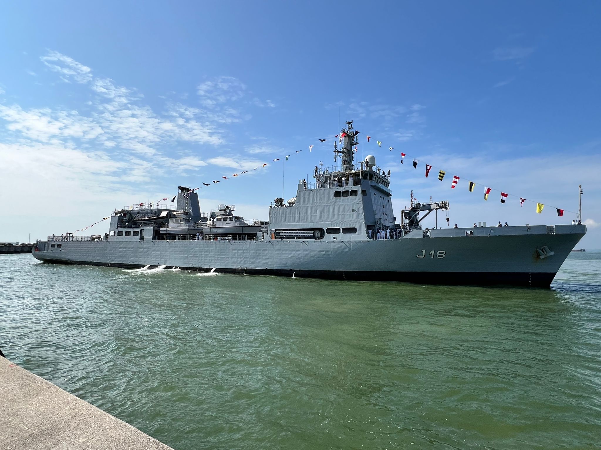 INS SANDHAYAK IN CHANGI NAVAL BASE, SINGAPORE