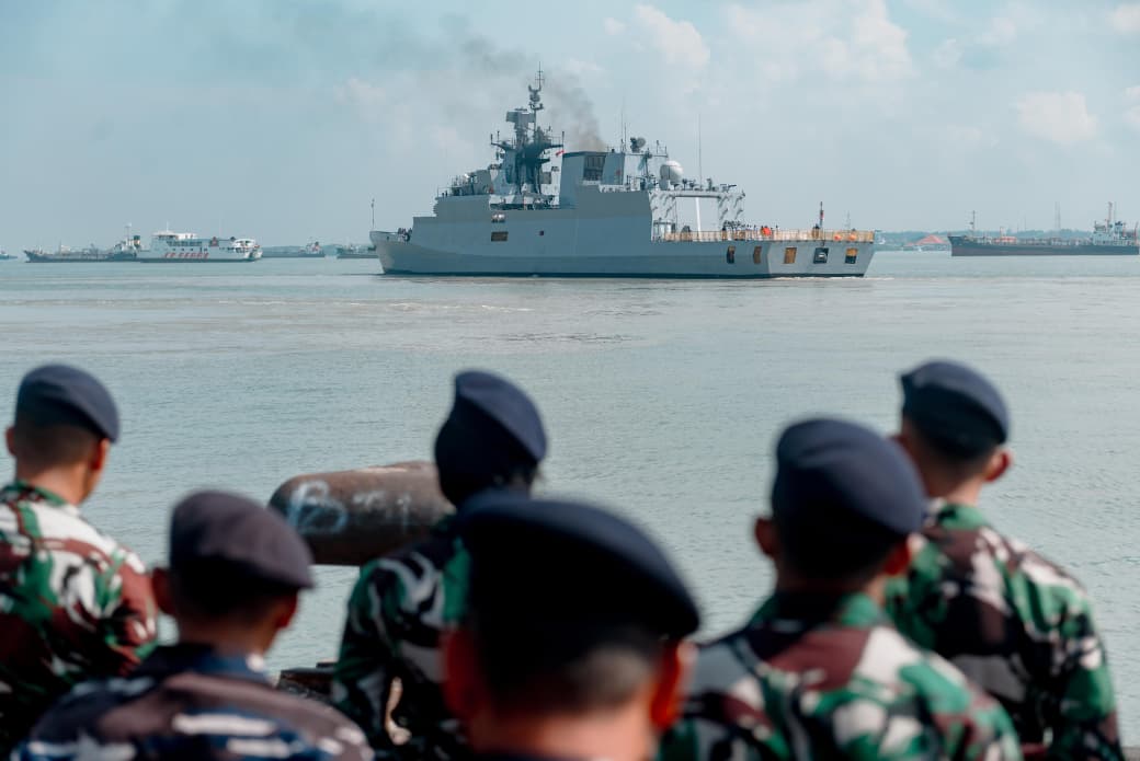  INDIAN NAVAL SHIP INS KADMATT COMPLETES PORT CALL AT SURABAYA