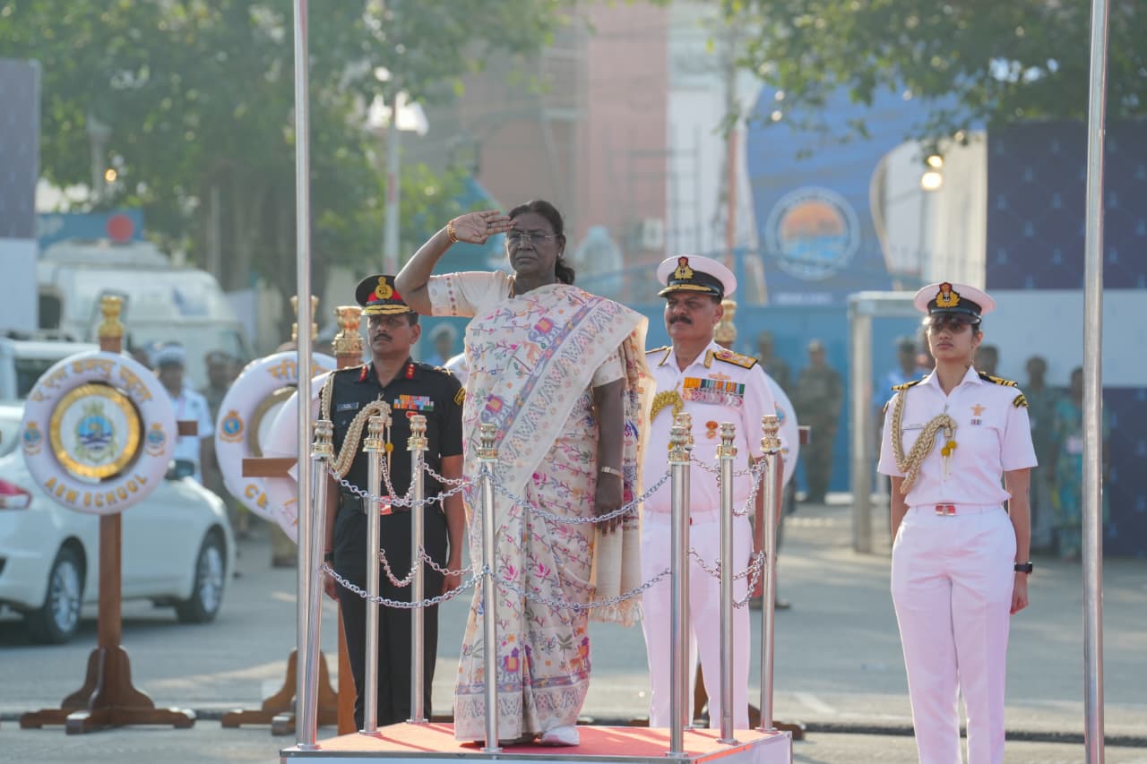 INDIAN NAVY'S OPERATIONAL DEMONSTRATION OF MARITIME STRENGTH MARKS NAVY DAY 2025 AT SHANGUMUGHAM BEACH, THIRUVANANTHAPURAM