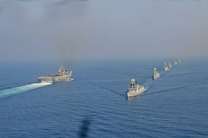 भारत की राष्ट्रपति, श्रीमती द्रौपदी मुर्मू ने भा.नौ.पो. विक्रांत पर भारतीय नौसेना के संचालन का अवलोकन किया