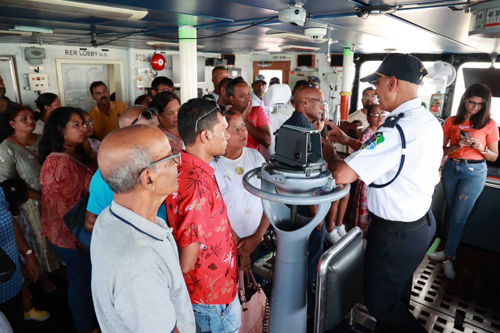  आई.ओ.एस. सागर ने पोर्ट लुई, मॉरीशस में पोर्ट कॉल समाप्त किया