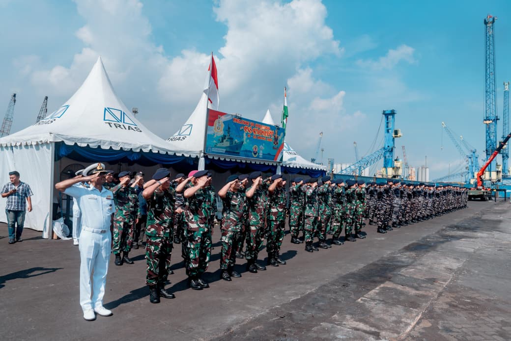  INDIAN NAVAL SHIP INS KADMATT COMPLETES PORT CALL AT SURABAYA 