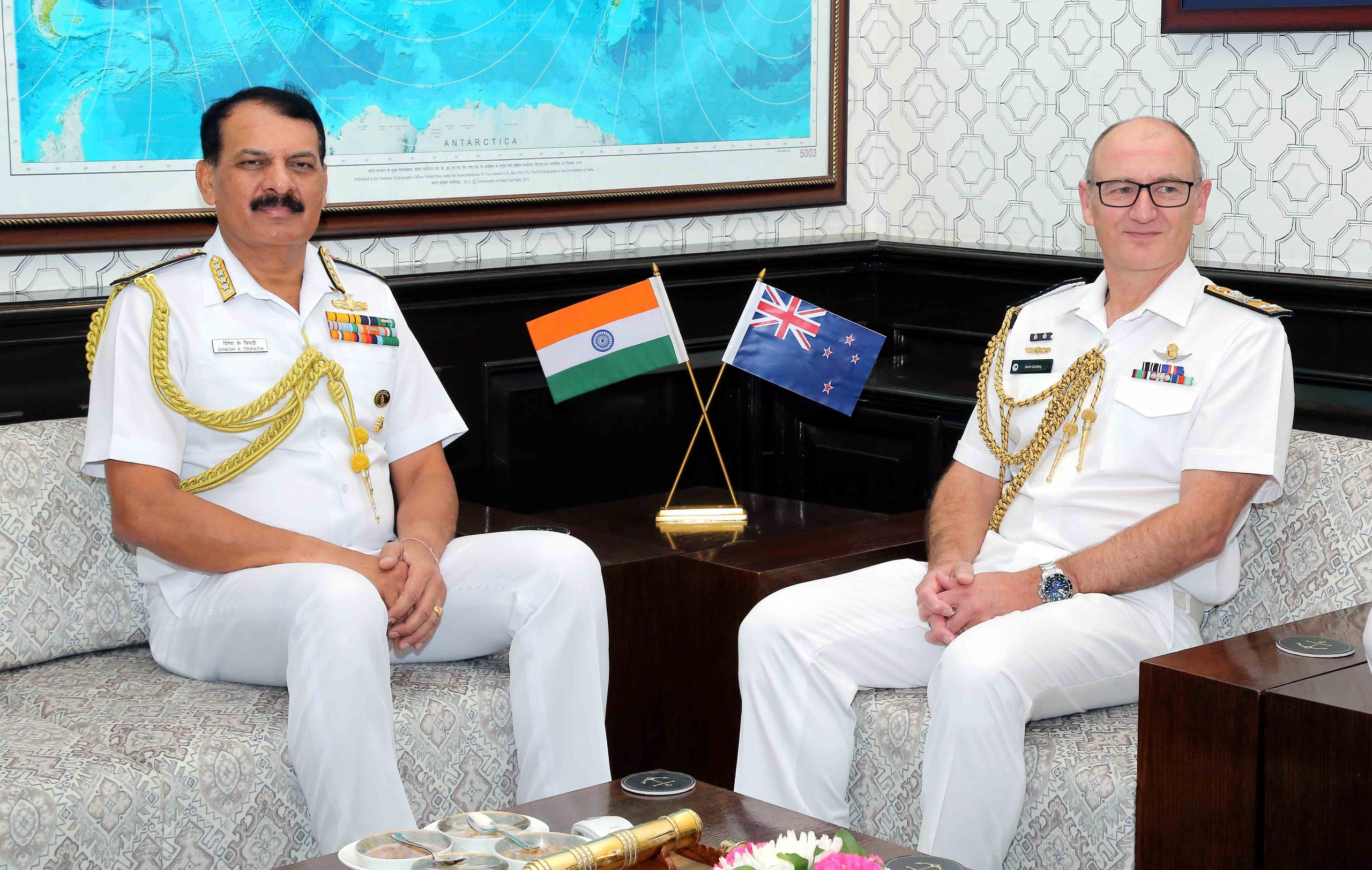 समुद्री सहयोग को मजबूत करना: आर.एन.जेड.एन. के नौसेना प्रमुख ने भारत का दौरा किया