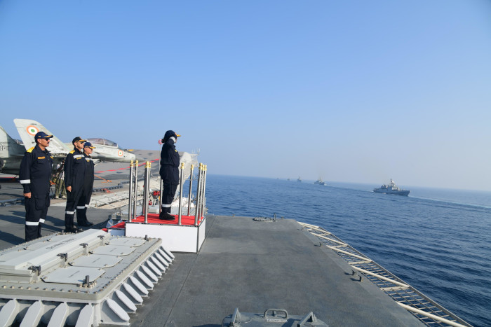 भारत की राष्ट्रपति, श्रीमती द्रौपदी मुर्मू ने भा.नौ.पो. विक्रांत पर भारतीय नौसेना के संचालन का अवलोकन किया