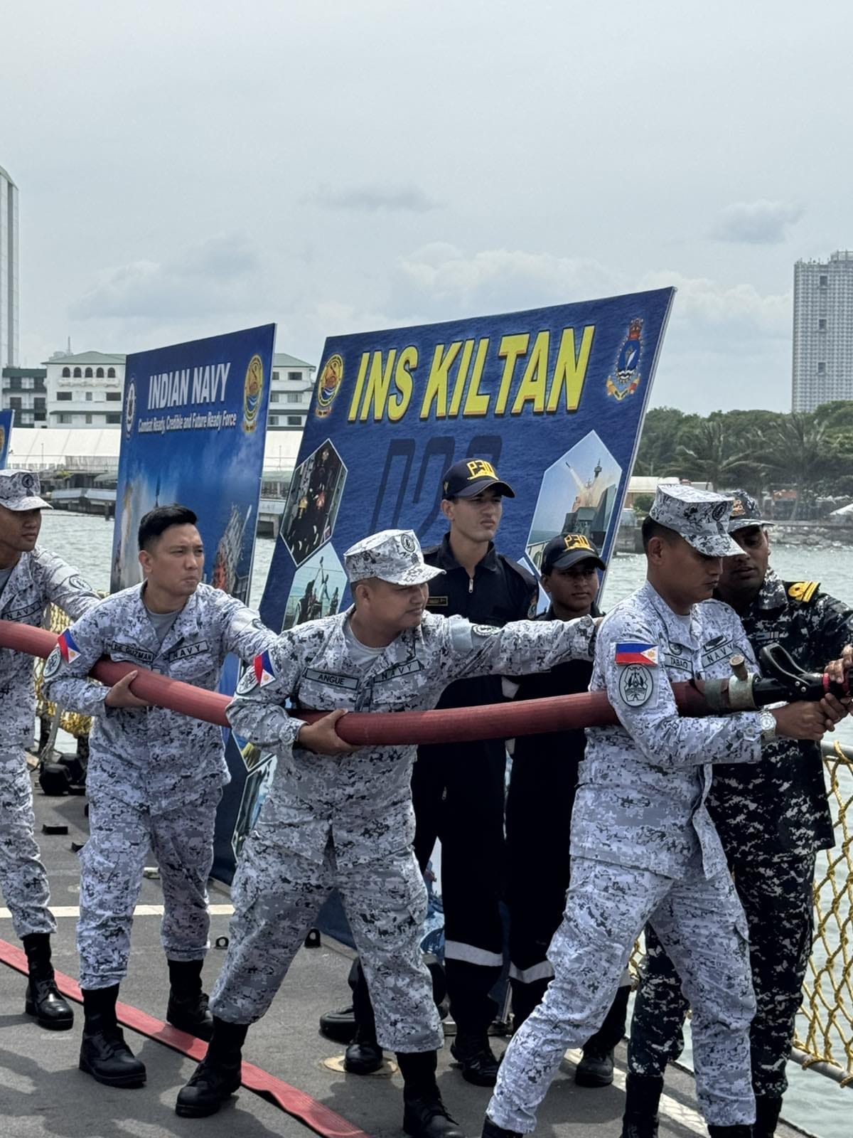 भारतीय नौसेना के पूर्वी बेड़े के पोतों ने दक्षिण पूर्व एशिया में परिचालन तैनाती के तहत मनीला में पोर्ट कॉल समाप्त किया