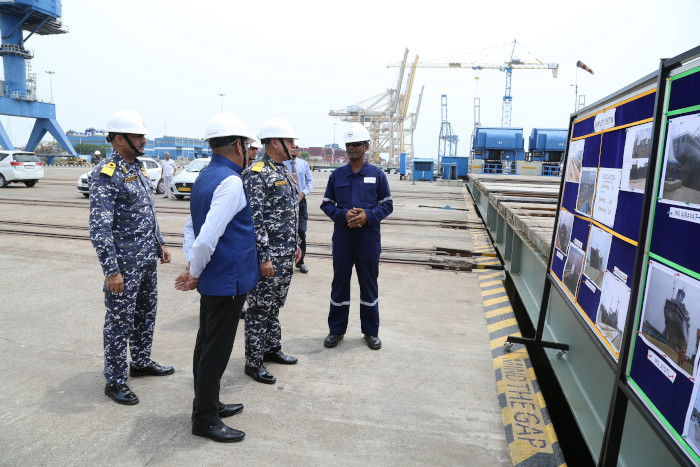 पूर्वी नौसेना कमान के फ्लैग ऑफिसर कमांडिंग-इन-चीफ का कट्टुपल्ली दौरा