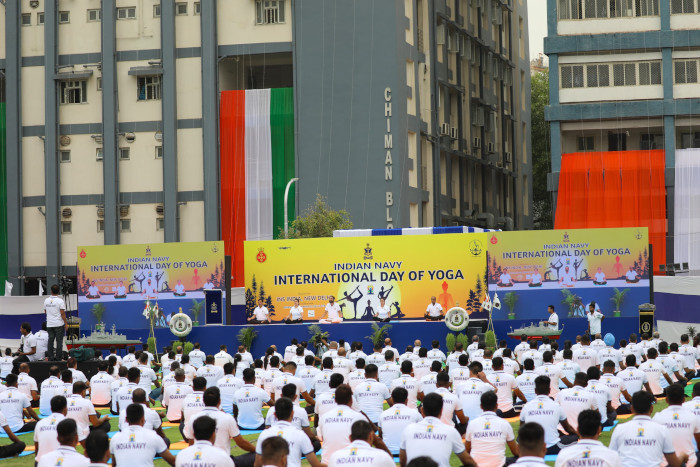 भारतीय नौसेना ने मनाया अंतर्राष्ट्रीय योग दिवस (आई.डी.वाई.) – 24