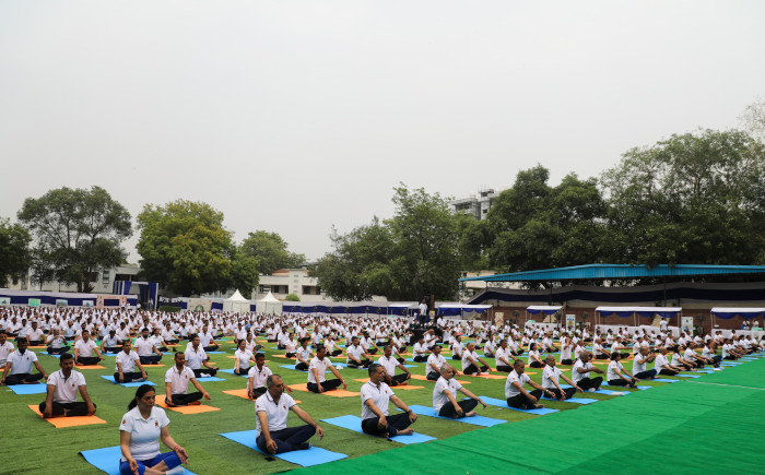 भारतीय नौसेना ने मनाया अंतर्राष्ट्रीय योग दिवस (आई.डी.वाई.) – 24