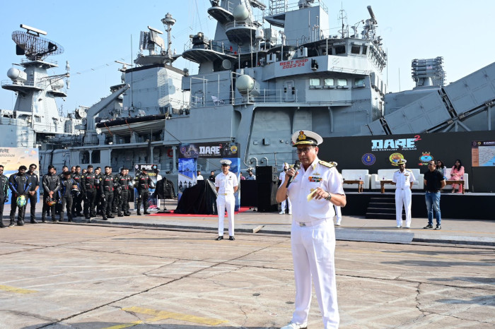 पूर्वी नौसेना कमान ने ‘डेयर स्क्वायर’ मोटरसाइकिल अभियान को हरी झंडी दिखाई