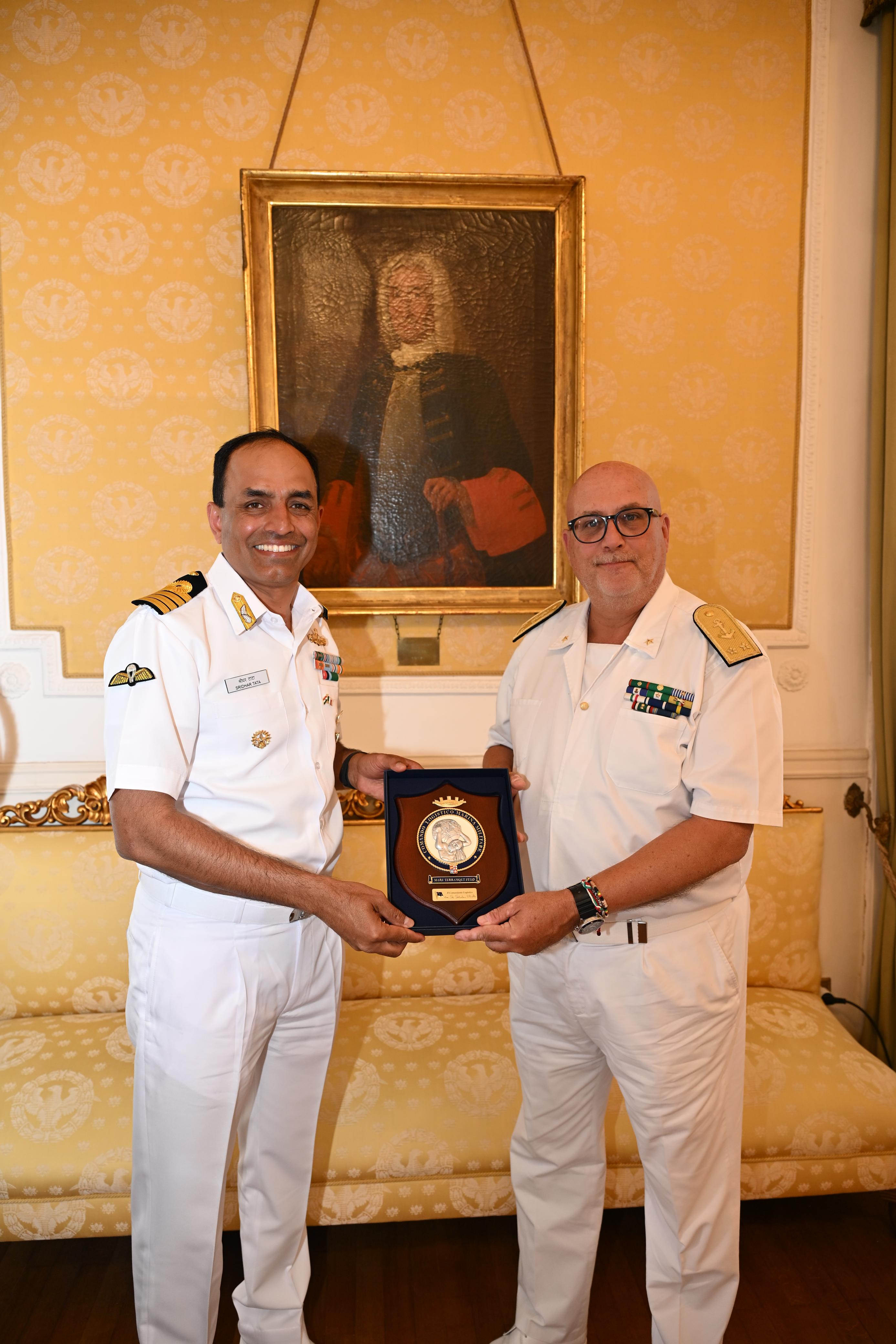 भा.नौ.पो. तमाल ने नेपल्स, इटली में पोर्ट कॉल पूरी की