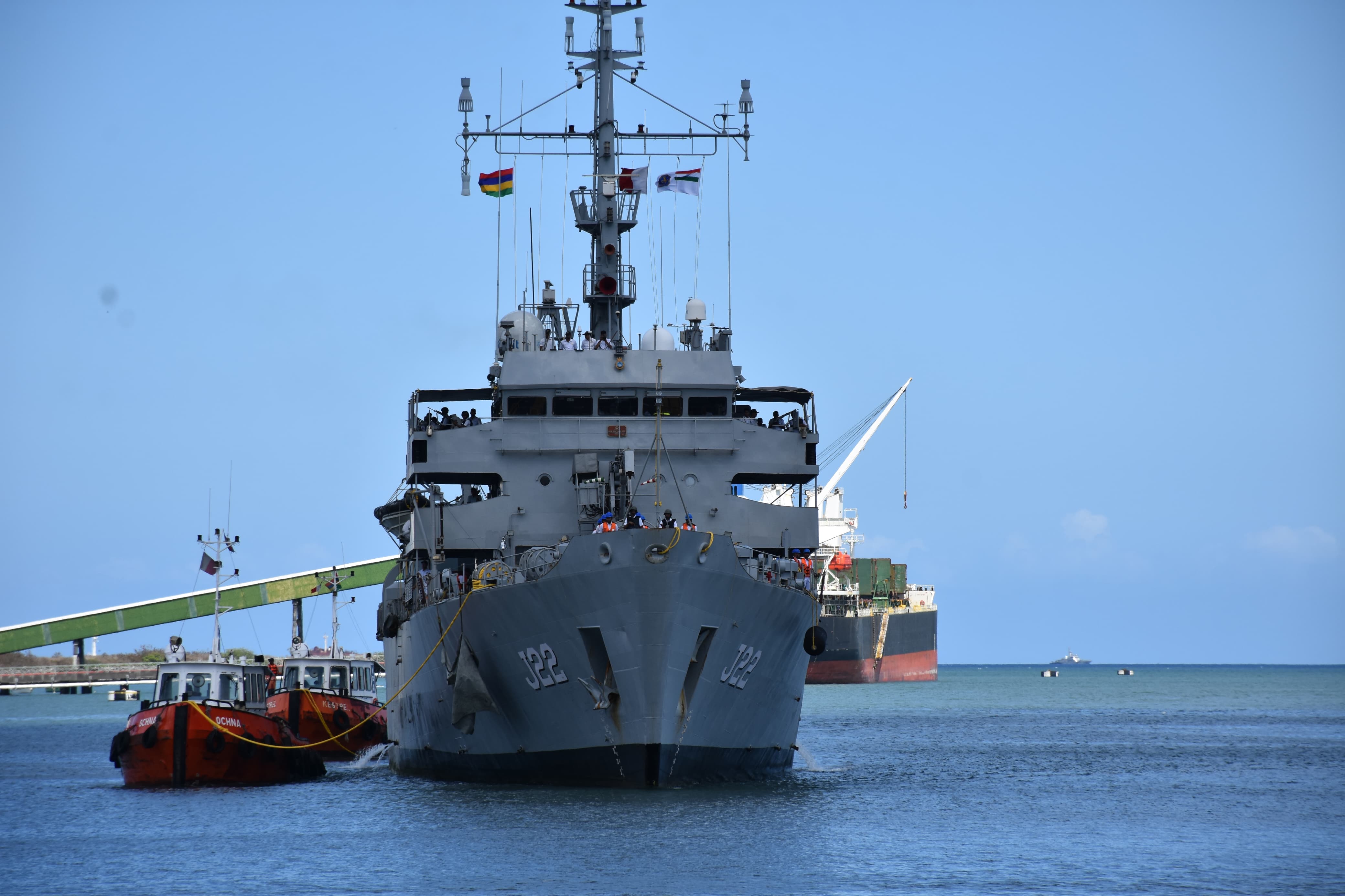 INS Sarvekshak Arrives at Port Louis