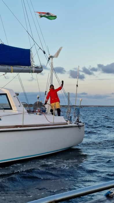 नाविका सागर परिक्रमा-II आई.एन.एस.वी. तारिणी पोर्ट स्टैनली पहुंचा - तीसरा पड़ाव सफलतापूर्वक पूरा