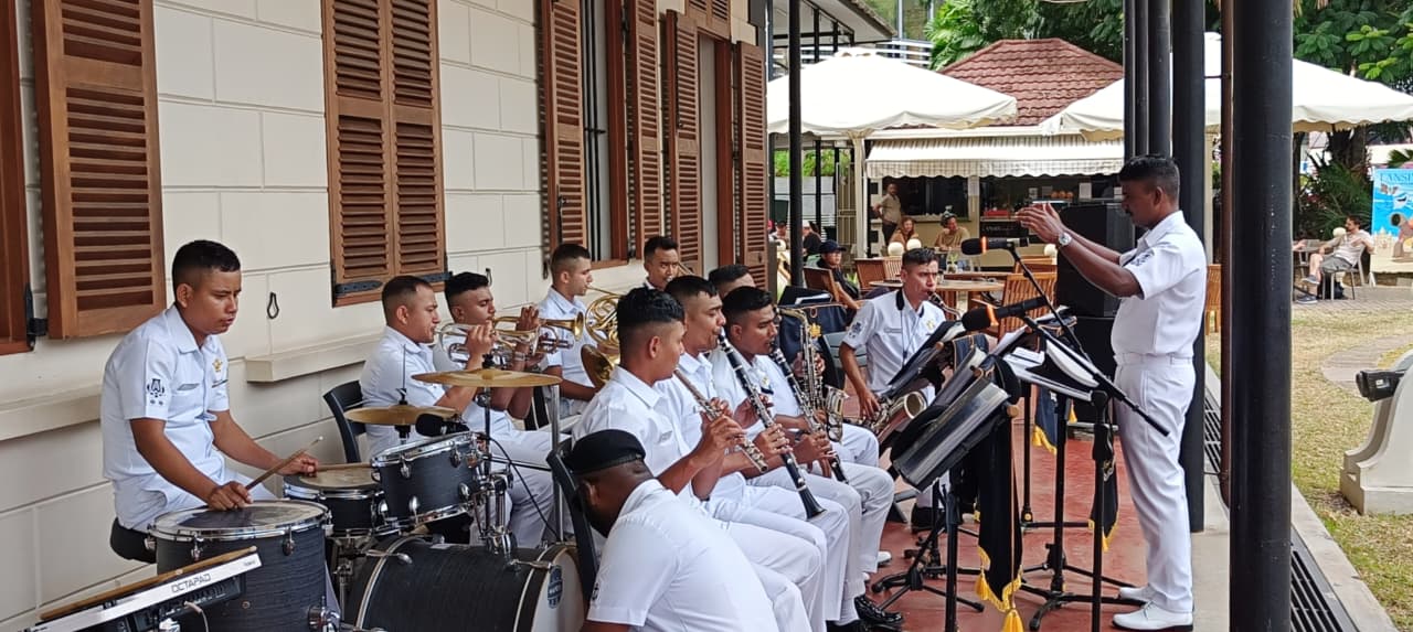  FIRST TRAINING SQUADRON DEPARTS SEYCHELLES