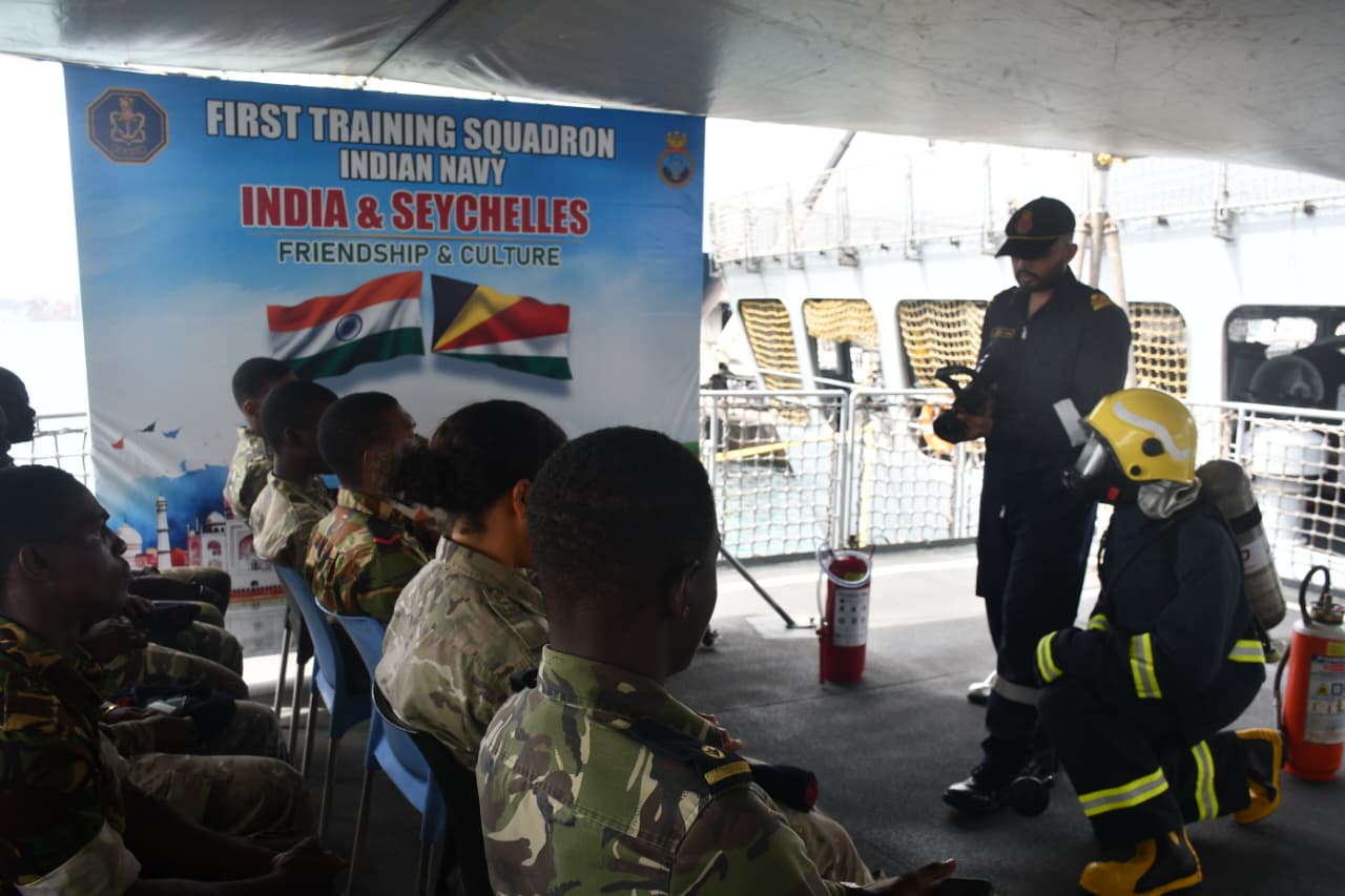  FIRST TRAINING SQUADRON DEPARTS SEYCHELLES