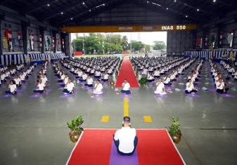 21 जून 2024 को दक्षिणी नौसेना कमान की विभिन्न इकाइयों द्वारा योग सत्र आयोजित किए गए