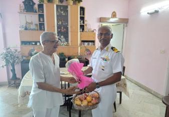 कमांड वेलफेयर ऑफिसर, पूर्वी नौसेना कमान ने भारतीय नौसेना के अनुभवी से मुलाकात की