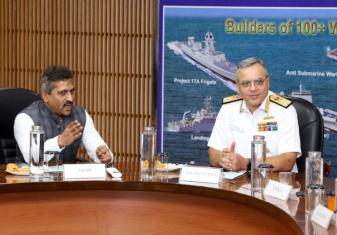 फ़्लैग ऑफ़िसर कमांडिंग-इन-चीफ, पूर्वी नौसेना कमान ने भा.नौ.पो. नेताजी सुभाष, कोलकाता का दौरा किया