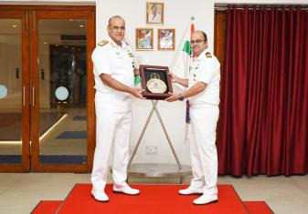 VICE ADMIRAL SANJAY BHALLA, FOCINC, EAST FELICITATED NAVAL OFFICERS OF EASTERN NAVAL COMMAND RETIRING FROM SERVICE AT VISAKHAPATNAM