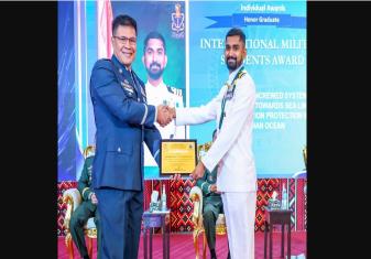 COMMANDER AKHIL NAIR AWARDED THE BEST INTERNATIONAL MILITARY STUDENT