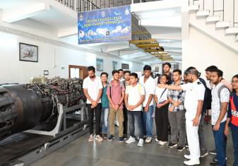 आई.आई.एस.टी. त्रिवेंद्रम के छात्रों की दक्षिणी नौसेना कमान, कोच्चि यात्रा