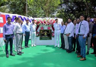 रियर एडमिरल शांतनु झा, चीफ ऑफ स्टाफ ऑफिसर (परिचालन), नौसेना मुख्यालय पूर्वी नौसेना कमान, ने विशाखापत्तनम में नौसेना आयुध डिपो में सतह और जलमग्न लक्ष्य (एस.यू.टी.) टॉरपीडो कार्यशाला की आधारशिला रखी