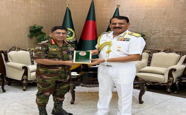 Admiral Dinesh K Tripathi, CNS Interacted with Gen Waker – Uz - Zaman, Chief of the Army Staff, Bangladesh Army