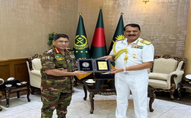 Admiral Dinesh K Tripathi, CNS Interacted with Gen Waker – Uz - Zaman, Chief of the Army Staff, Bangladesh Army