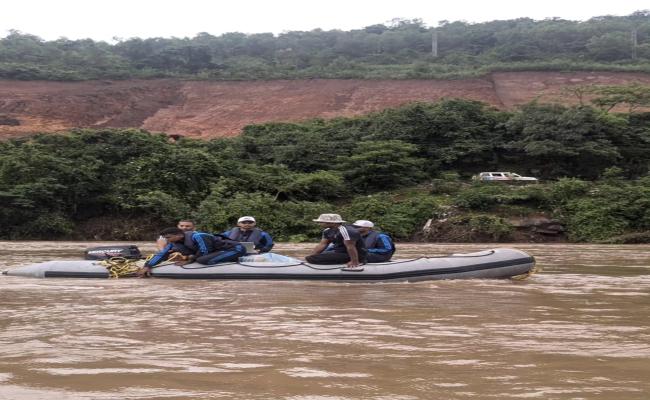 Indian Navy Continued Its Relentless Efforts to Locate 10 Persons and Two Vehicles, Reportedly Washed away into The Gangavali River