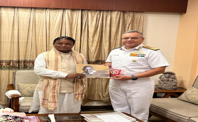 Vice Admiral Rajesh Pendharkar, AVSM, VSM FOCINC ENC, on A Visit to Bhubaneswar