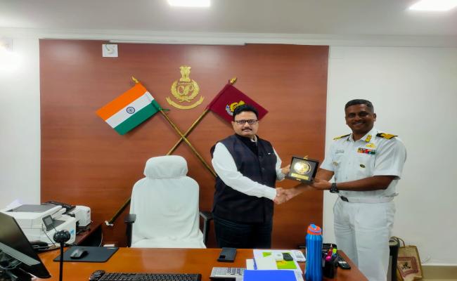 Commodore B Deepak Aneel, NOIC (ODS) called on Hon’ble Governor of Odisha Shri Raghubar Das.