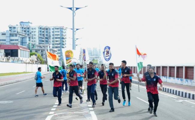 एक फ्रीडम रिले रेस 25 थीम्ड "द बैटन ऑफ फिटनेस" को सनराइज कमांड द्वारा संचालित किया गया था।