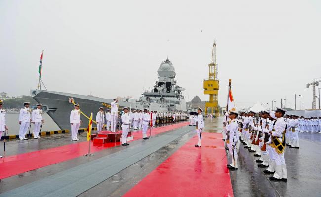 रियर एडमिरल विवेक दहिया ने पश्चिमी बेड़े की कमान संभाली कमान परिवर्तन