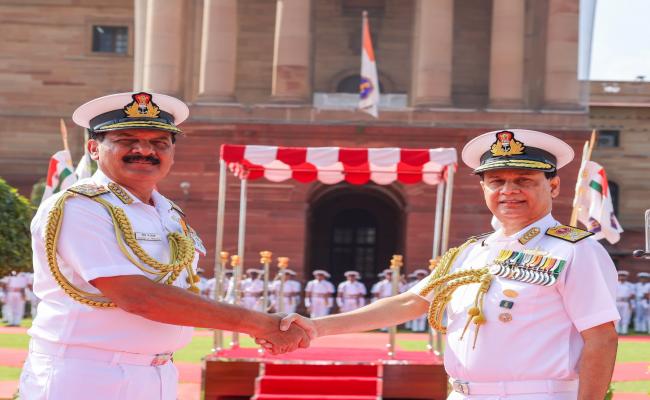VICE ADMIRAL AJAY KOCHHAR, CINCAN CALLS ON CNS ADMIRAL DINESH K TRIPATHI DURING MAIDEN VISIT TO NEW DELHI 