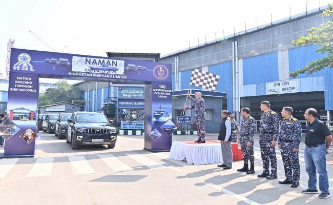 विशाखापत्तनम में नमन कार रैली रवाना, 100वें स्वदेशी युद्धपोत का जश्न