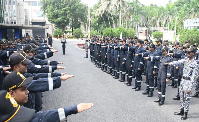 पूर्वी नौसेना कमान ने 76वां संविधान दिवस 2025 मनाया