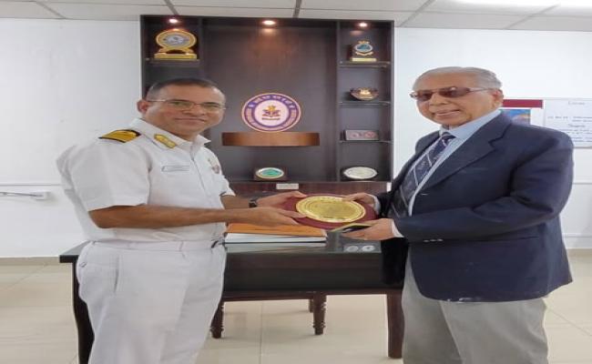 60 VETERANS VISITED VARIOUS METEOROLOGICAL CENTRES AND SCHOOL OF NAVAL OCEANOLOGY AND METEOROLOGY AT SOUTHERN NAVAL COMMAND