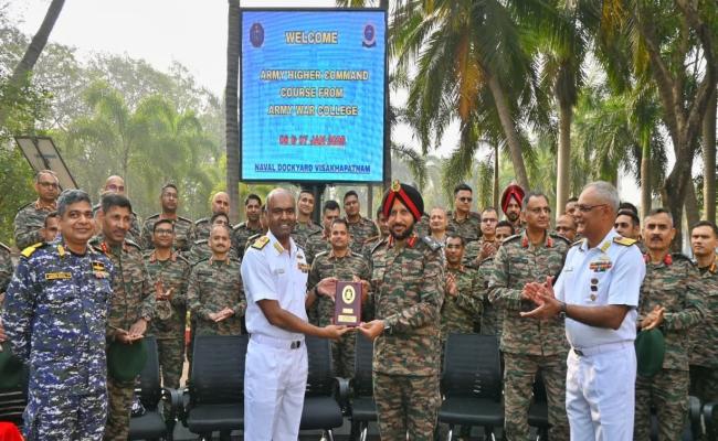 HIGHER COMMAND COURSE–54 OFFICERS VISIT EASTERN NAVAL COMMAND ON NAVAL & INDUSTRIAL TOUR