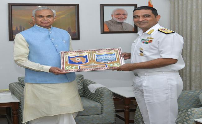 FLAG OFFICER COMMANDING GUJARAT NAVAL AREA, CALLED ON HIS EXCELLENCY SHRI ACHARYA DEVVRAT, HON'BLE GOVERNOR OF GUJARAT