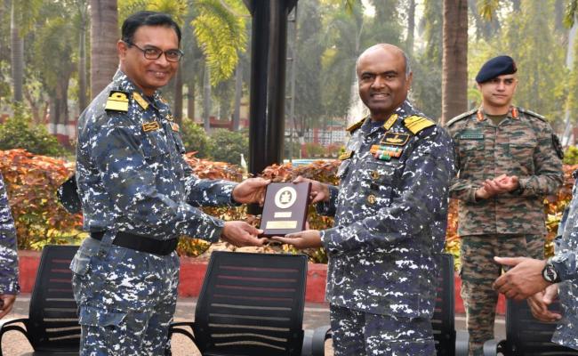 DSSC AND DSTSC OFFICERS UNDERTAKE INDUSTRIAL AND DEMONSTRATION TOUR AT EASTERN NAVAL COMMAND
