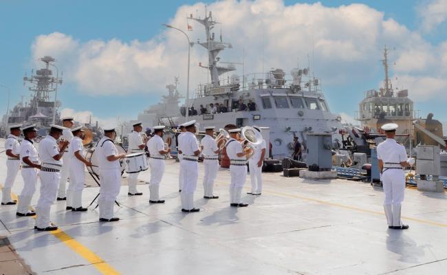 INDIAN NAVY EXTENDS A WARM WELCOME TO SCGS ZOROASTER (P609) OF THE SEYCHELLES COASTGUARD