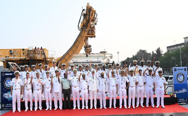DEMONSTRATION OF THE DEEP SUBMERGENCE RESCUE VEHICLE ONBOARD INS NISTAR